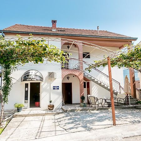 Apartmani Pandurevic 헤르섹 외부 사진