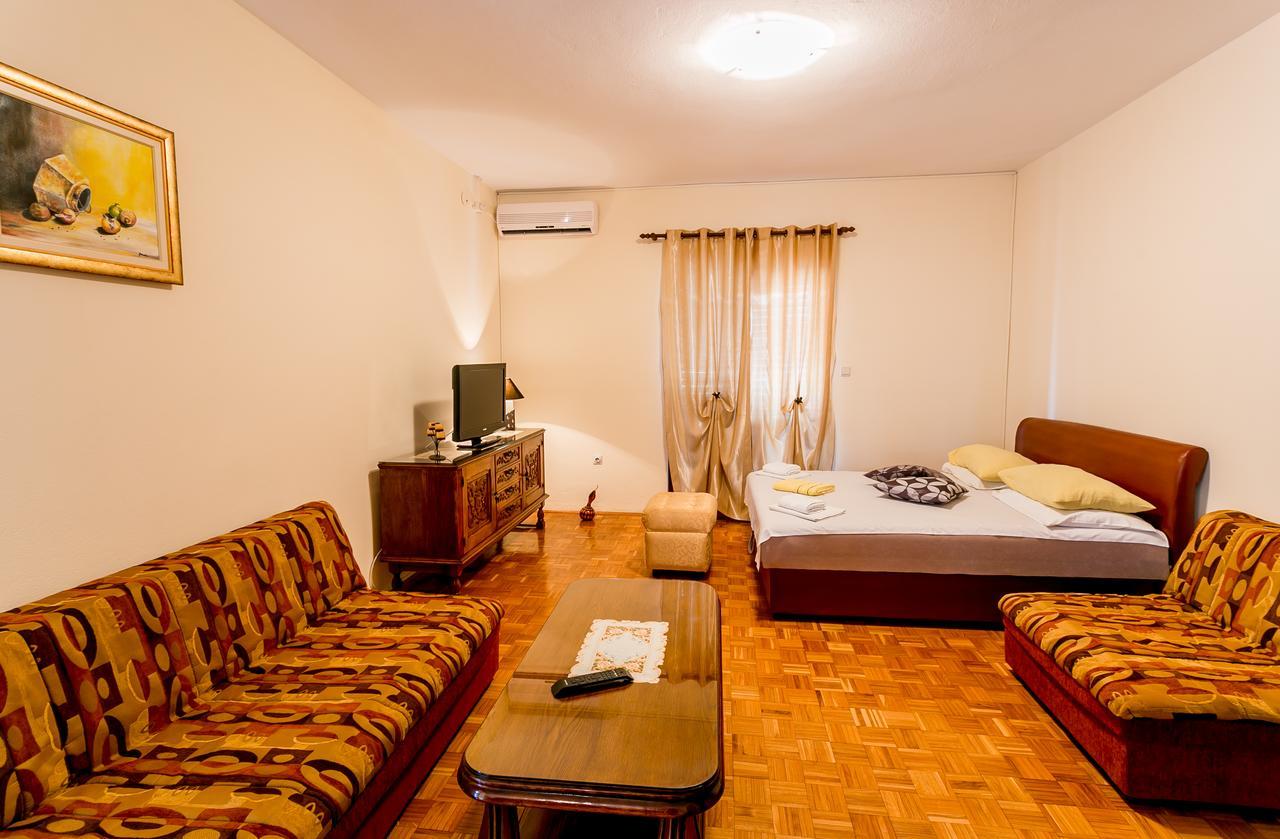 Apartmani Pandurevic 헤르섹 외부 사진